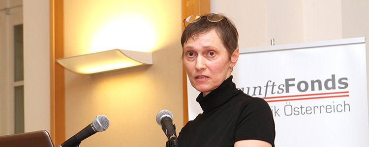 Dr. Christine Kanzler