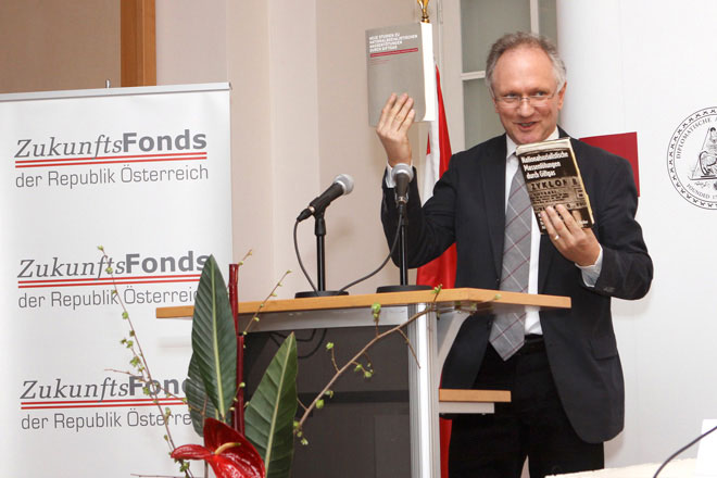 Univ.-Doz. Dr. Bertrand Perz