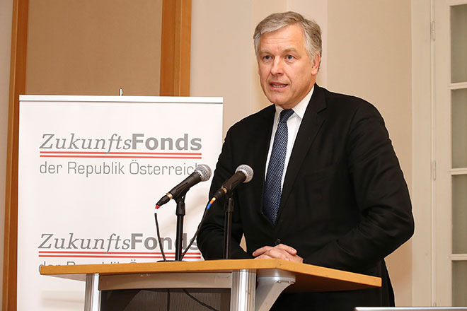 Bot. Dr. Martin Eichtinger 